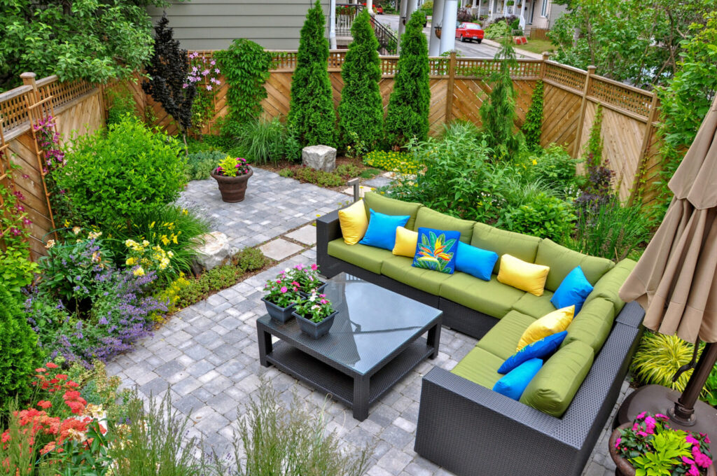 How to Create an Outdoor Oasis