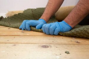 How to easily remove carpet grippers